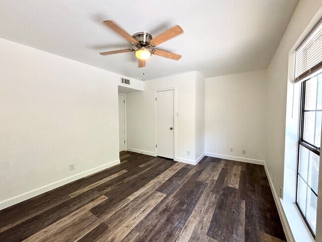 Building Photo - **1150/MONTH** MEDICAL CENTER***