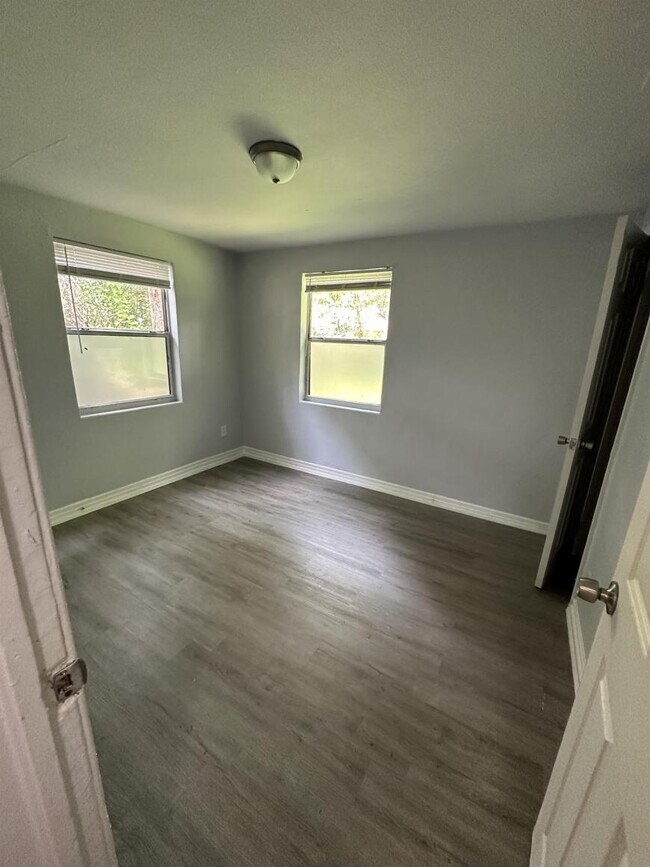 Building Photo - 3 bedroom in Jacksonville FL 32208