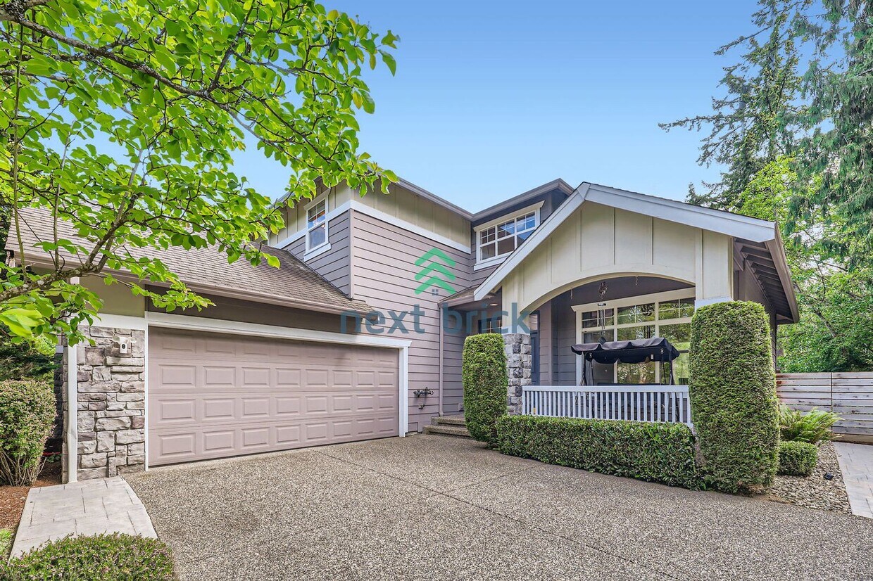 Foto principal - A beautiful 3 bedrooms and 2.5 bathrooms h...