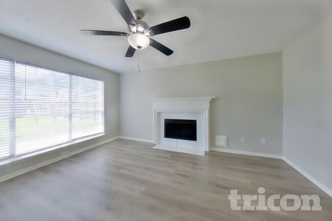 Foto del edificio - 3115 Granite Lake Dr