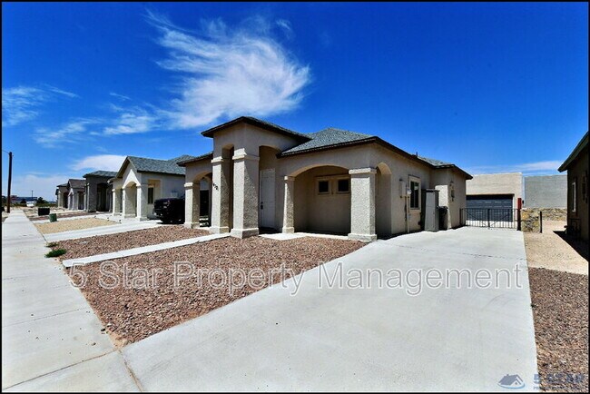 Foto del edificio - 14321 Bill Lazor Pkwy