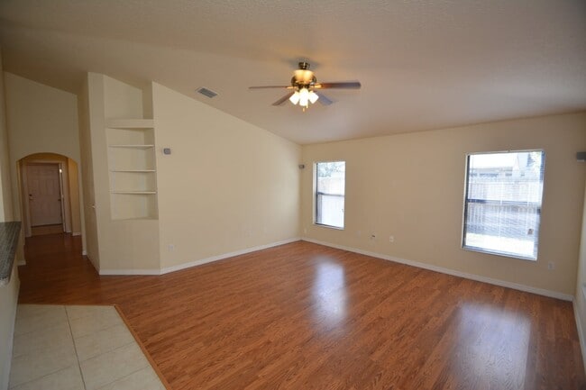 Building Photo - 31 Port Royal Dr