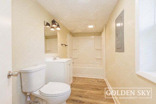 Foto del edificio - 1704 W 15th St