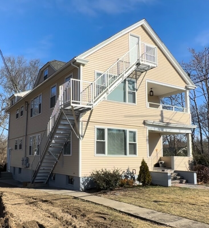 Primary Photo - 210 County St