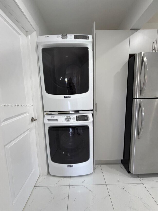 Foto del edificio - 405 SE 23rd St
