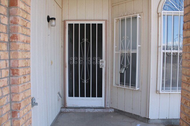 Building Photo - 10936 Whitehall Dr