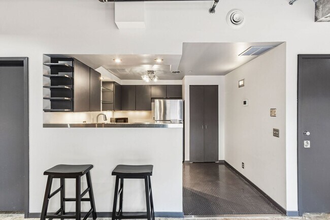 Foto del edificio - Unit #303 - The Regis Condos | Downtown Omaha