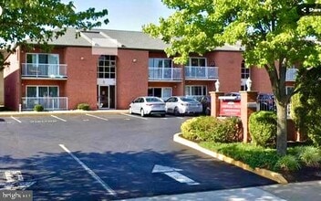 Building Photo - 1225 Norwalk Rd