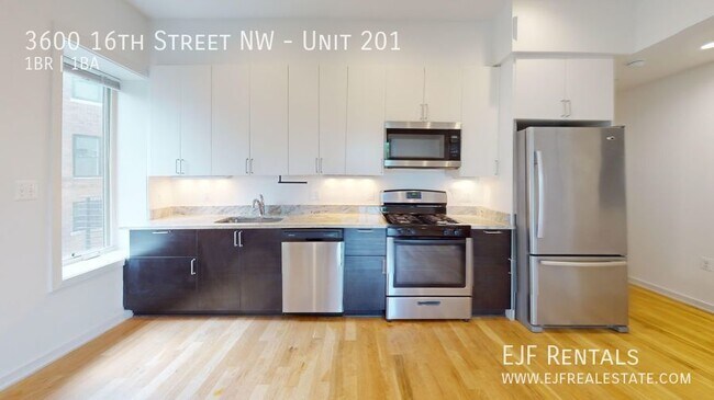 Building Photo - Mount Pleasant Updated One Bedroom W/Garag...