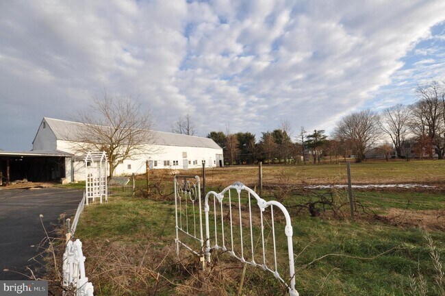Building Photo - 297 Monmouth Rd