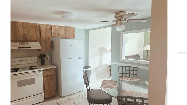 Foto del edificio - 5541 Bay Blvd