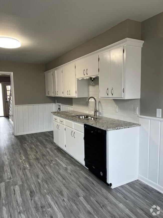 Building Photo - 3503 Janet Dr