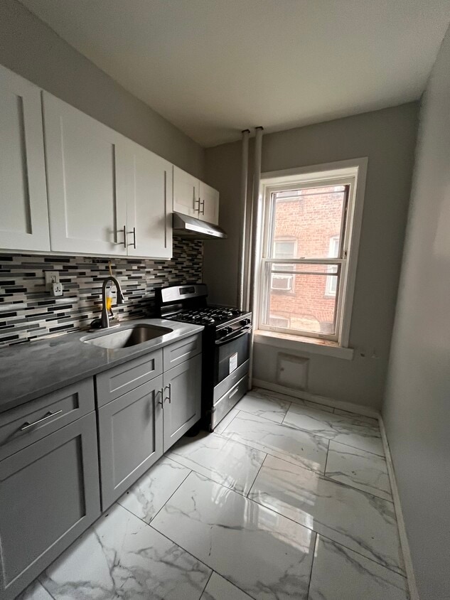 Primary Photo - 32 Sherman Pl