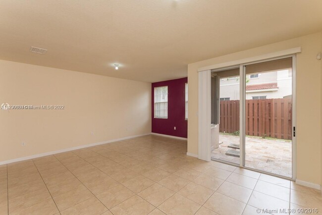 Building Photo - 219 Las Brisas Cir