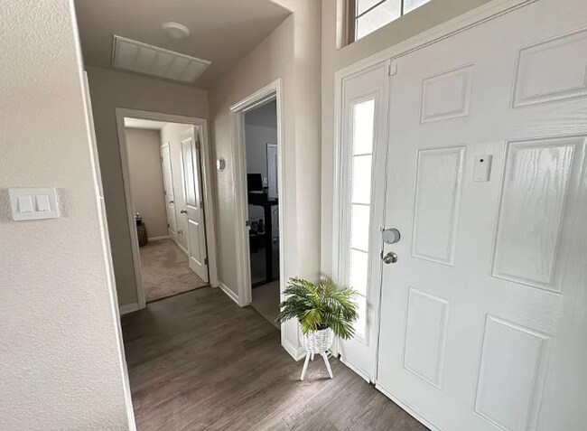 Foto del edificio - 1250 Lakeway Crossing Dr