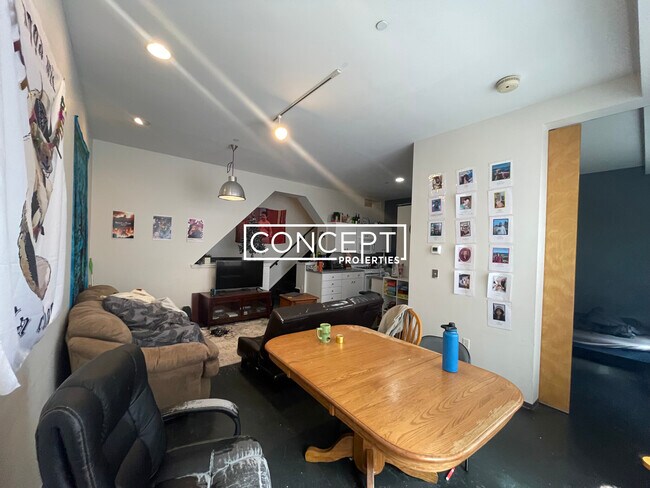 Foto del edificio - 160 E Berkeley St