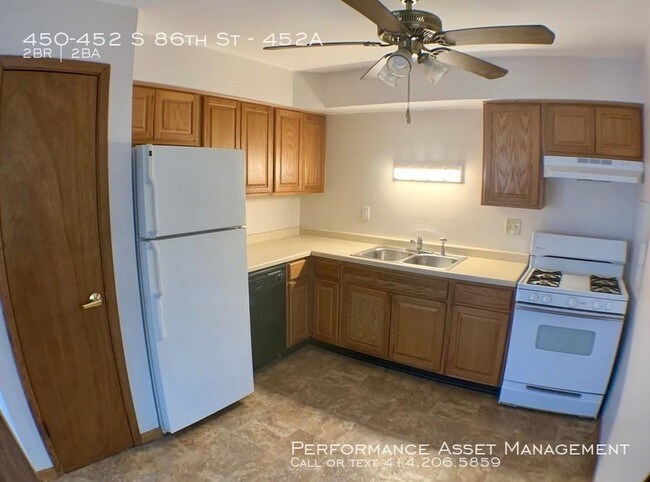 Building Photo - 2 bedroom in Milwaukee WI 53214
