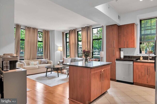 Foto del edificio - 1021 N Garfield St