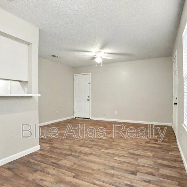 Foto del edificio - 5519 Wellesley Ave