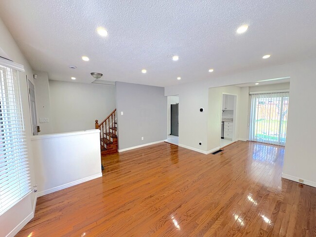 Building Photo - 39 Elma St
