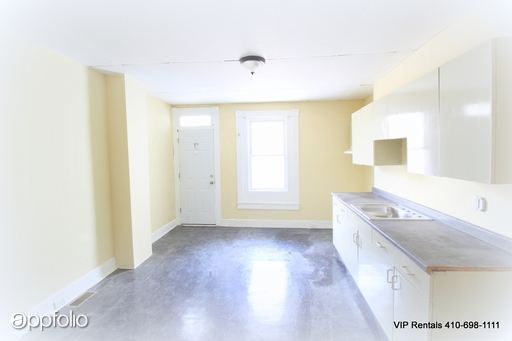 Building Photo - 805 N Lakewood Ave