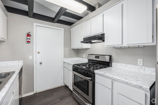 2 habitaciones, 2 baños - 1225 pies cuadrados - Cocina - Belle Isle Terrace