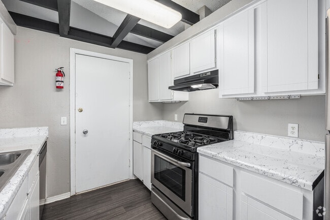 Interior Photo - Belle Isle Terrace