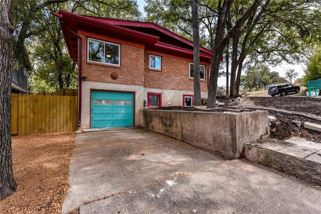 Building Photo - 902 Terrell Hill Dr