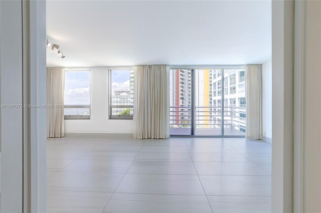 Foto del edificio - 1541 Brickell Ave