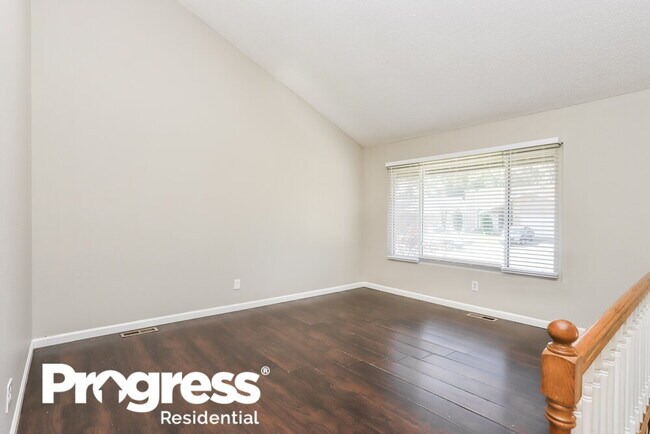 Building Photo - 1690 Woodman Dr