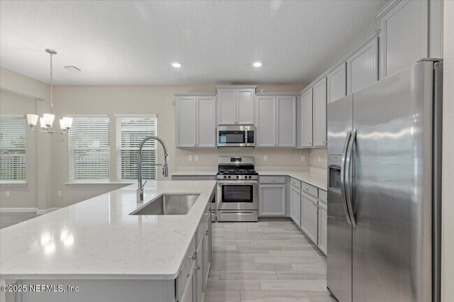 Building Photo - 1719 Amberly Dr