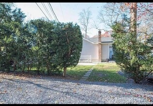 Building Photo - 16 Wildwood St