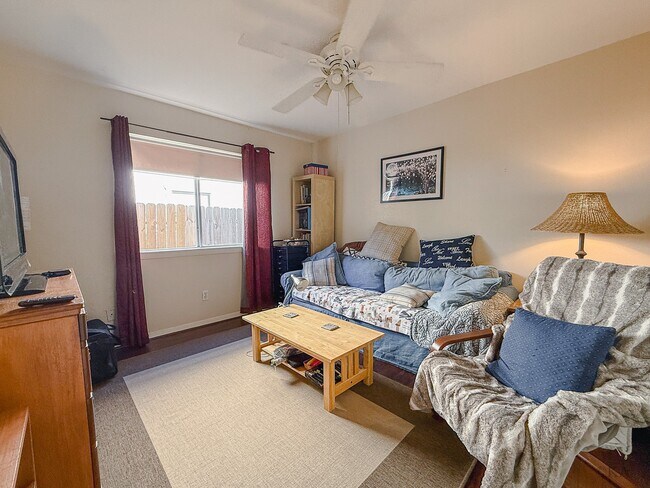 Foto del edificio - 3306 Hunterwood Dr