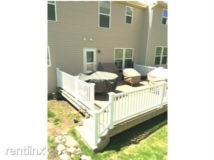 Building Photo - 331 Maple Ridge Dr