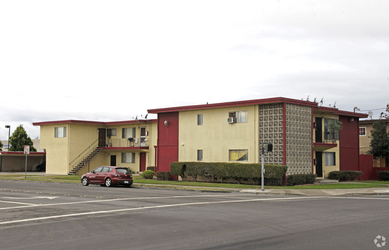 Building Photo - 37409 Cherry St