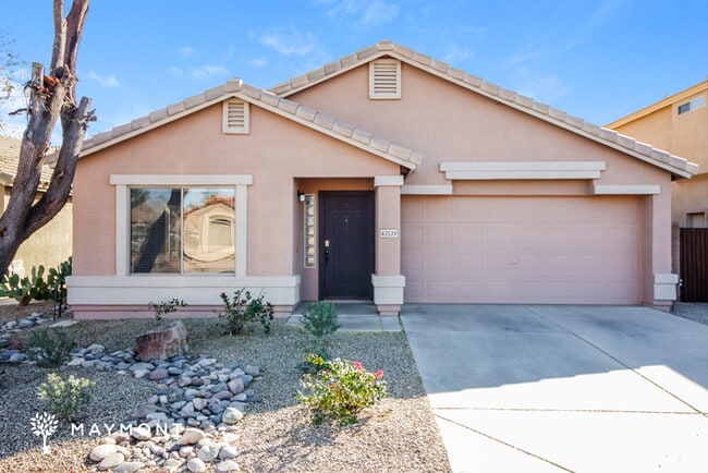 Building Photo - 42539 W Michaels Dr