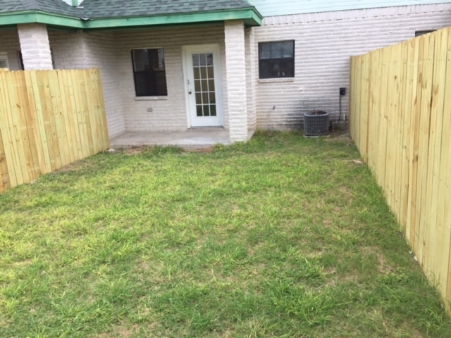 Building Photo - 2715 Charleston Dr