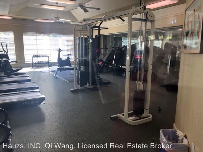 Foto del edificio - 17114 Carrington Park Dr