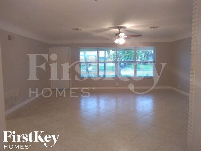 Foto del edificio - 3181 SW 22nd Ct
