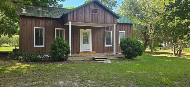 Building Photo - 2266 Young Rd