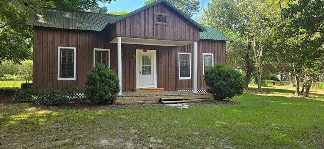 Foto del edificio - 2266 Young Rd