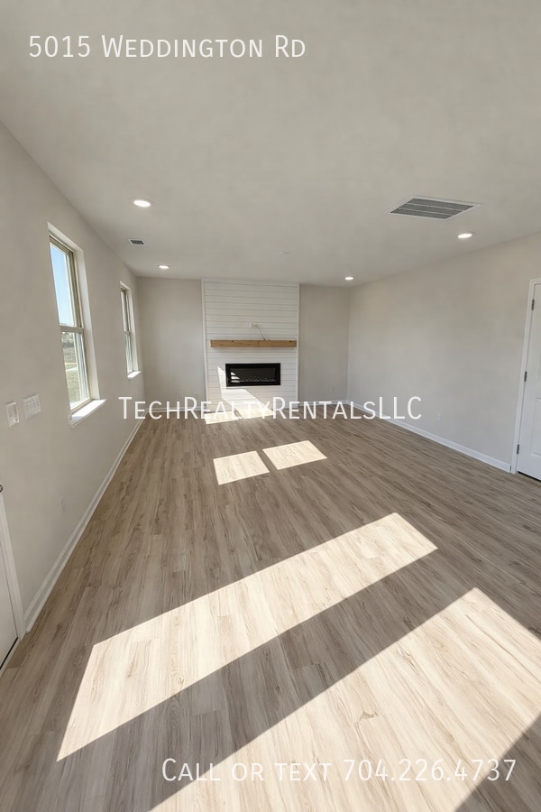 Building Photo - 5015 Weddington Rd