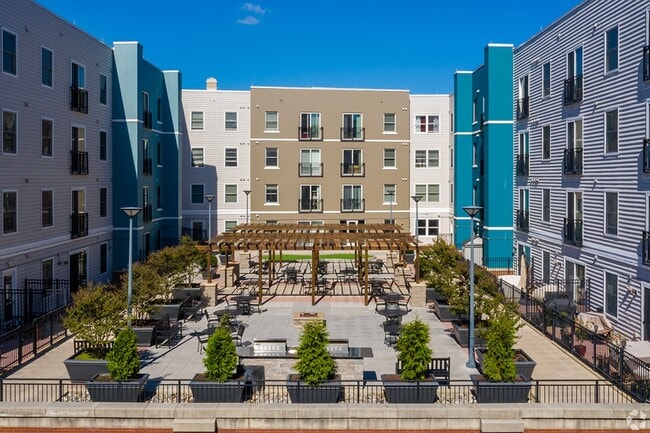 Courtyard - Fenestra at The Square