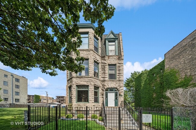 Building Photo - 4939 S Forrestville Ave
