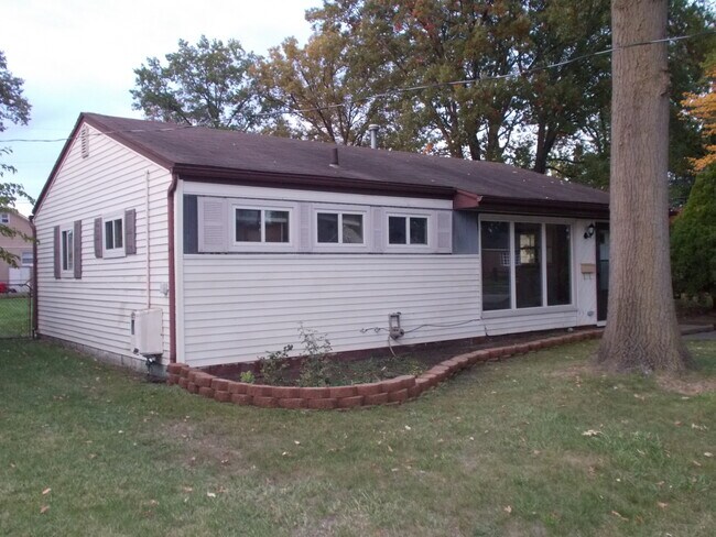 Building Photo - 1715 E Greig Ave