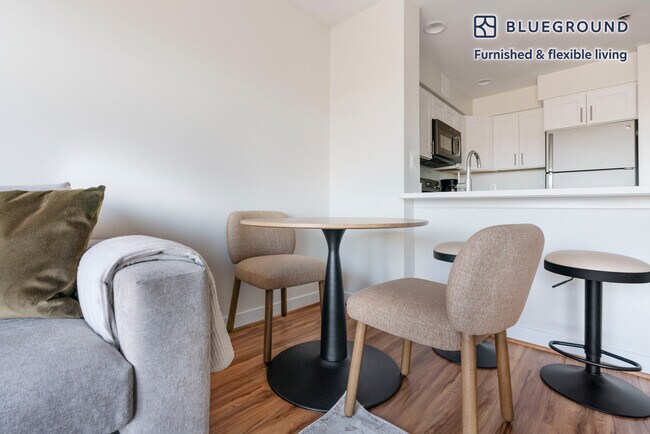 Foto del edificio - 2500 Clarendon Blvd