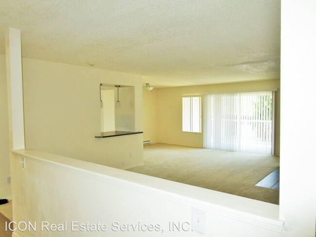 Building Photo - 4010 W Lake Sammamish Pky NE