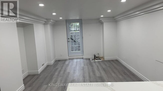Building Photo - 49 Riverglen Dr