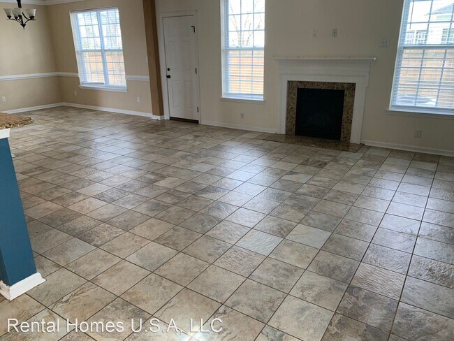Building Photo - 4 br, 3.5 bath House - 1336 Adair Drive