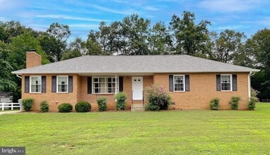 Building Photo - 109 Morris Dr